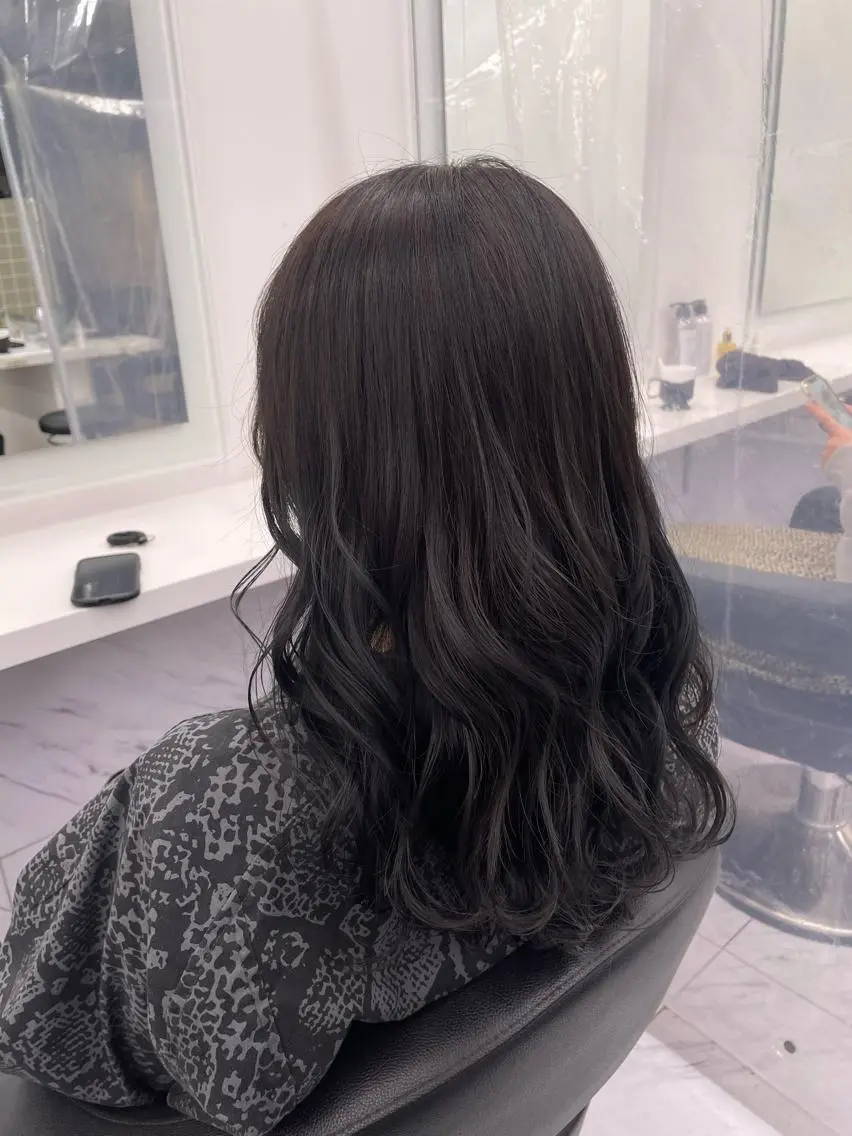 ミディアム カラー パーマ ヘアアレンジ メンズ キッズ ネイル マツエク・マツパ アイブロウ 🦋縮毛/韓国レイヤ ー/透明感カラー🦋のヘアスタイル