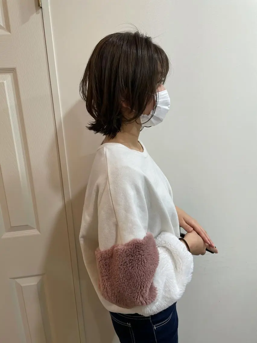 ミディアム カラー カット ヘアカラー トリートメント MIOベージュカラー 柔らかいカラーのヘアスタイル