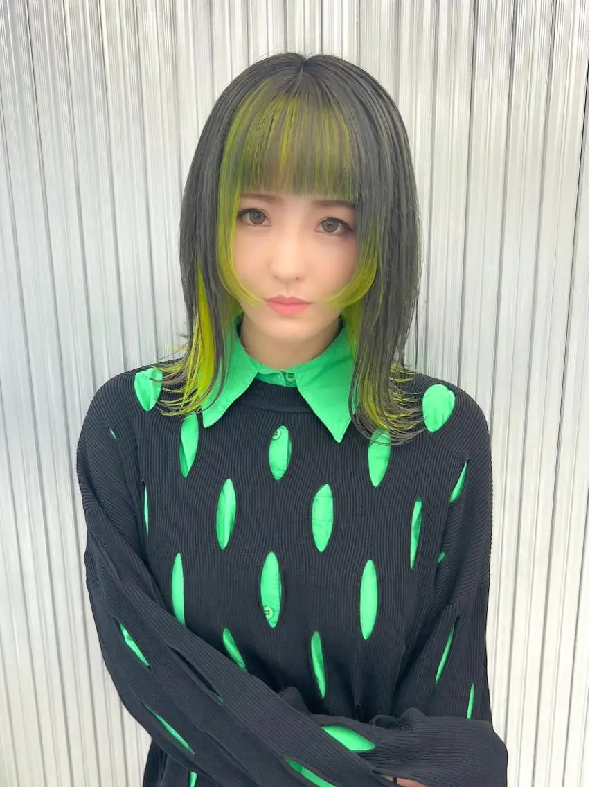 ミディアム 顔周りカット ウルフカット 小倉 浩士のヘアスタイル