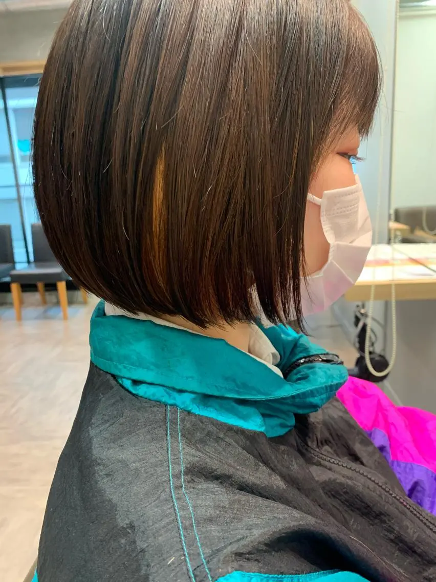 ショート カラー ヘアアレンジ カット ヘアカラー トリートメント サナ🌱 切りっぱなしボブのヘアスタイル