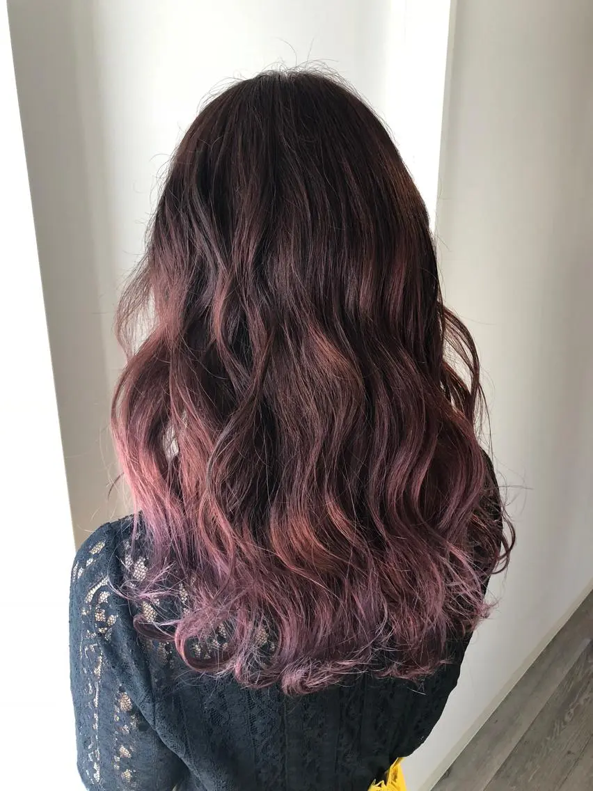 ロング カラー ヘアアレンジ ブリーチ グラデーションカラー パープルカラー レッドカラー カット ヘアカラー Le/a谷町 野上幹太のヘアスタイル