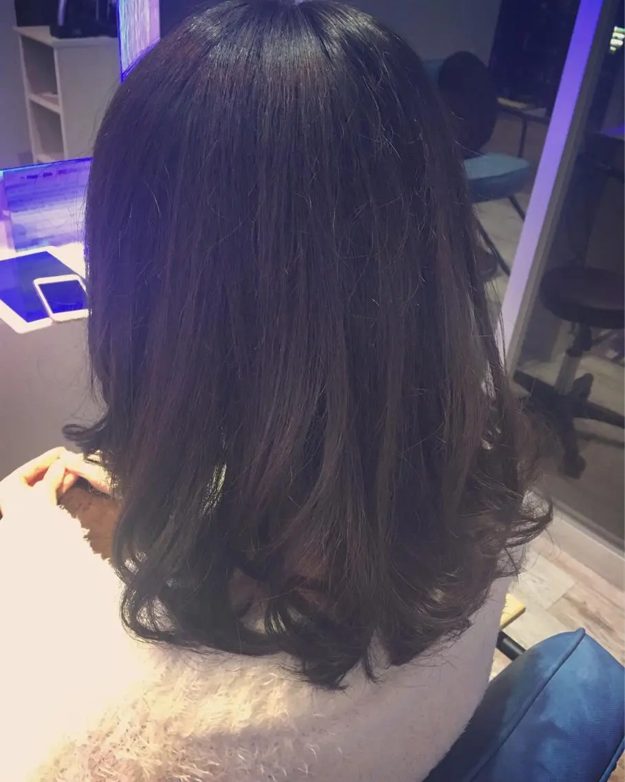 ミディアム カラー 白井 つづりのヘアスタイル