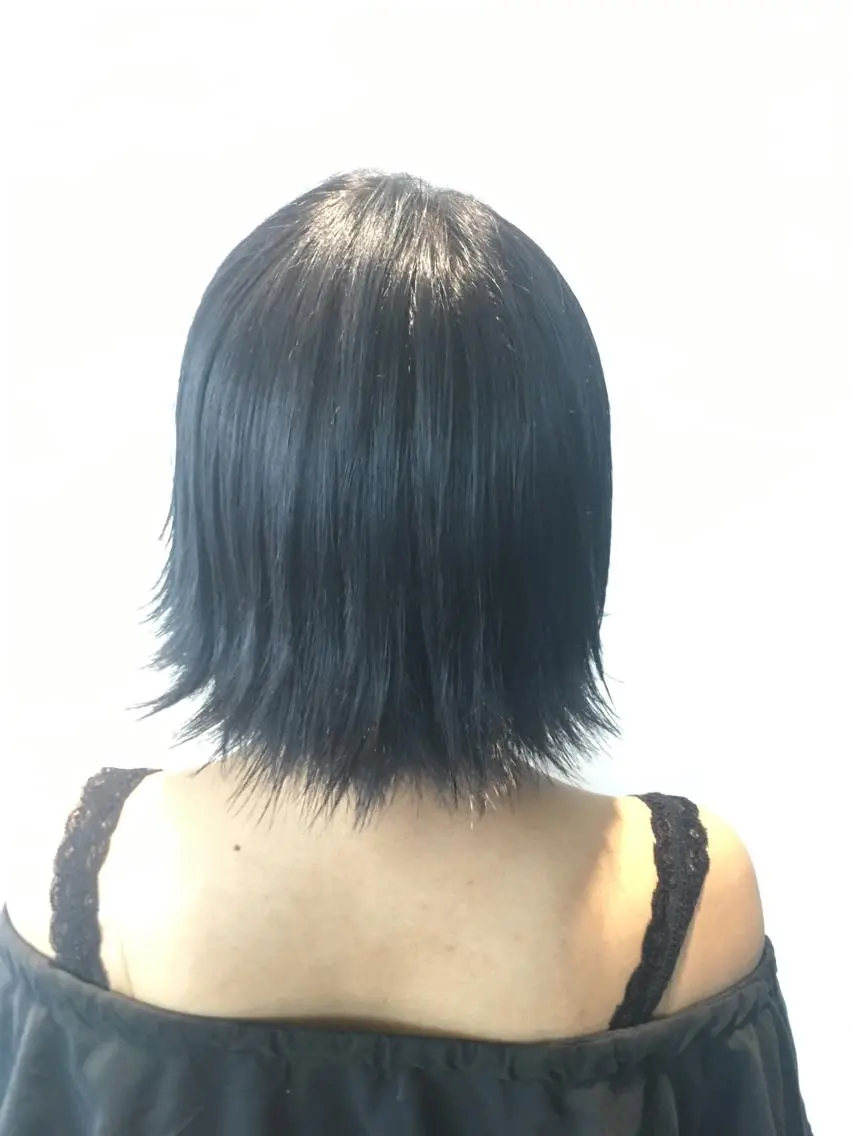 ショート カラー 切りっぱなしボブ ブルーカラー ブルージュ ボブ 朝3秒で前髪が決まる ✂️ヒロのヘアスタイル