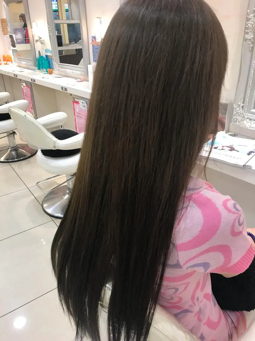 ロング デザインカラー茅ヶ崎 オオタ カズキのヘアスタイル