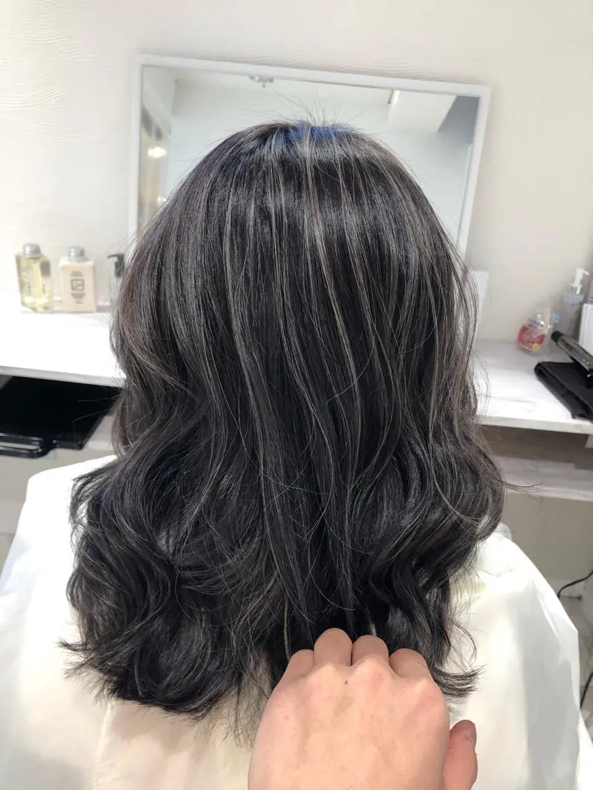 カラー ハイライトカラー 外国人風カラー 髪質改善 レイヤーカット 早崎太生のヘアスタイル