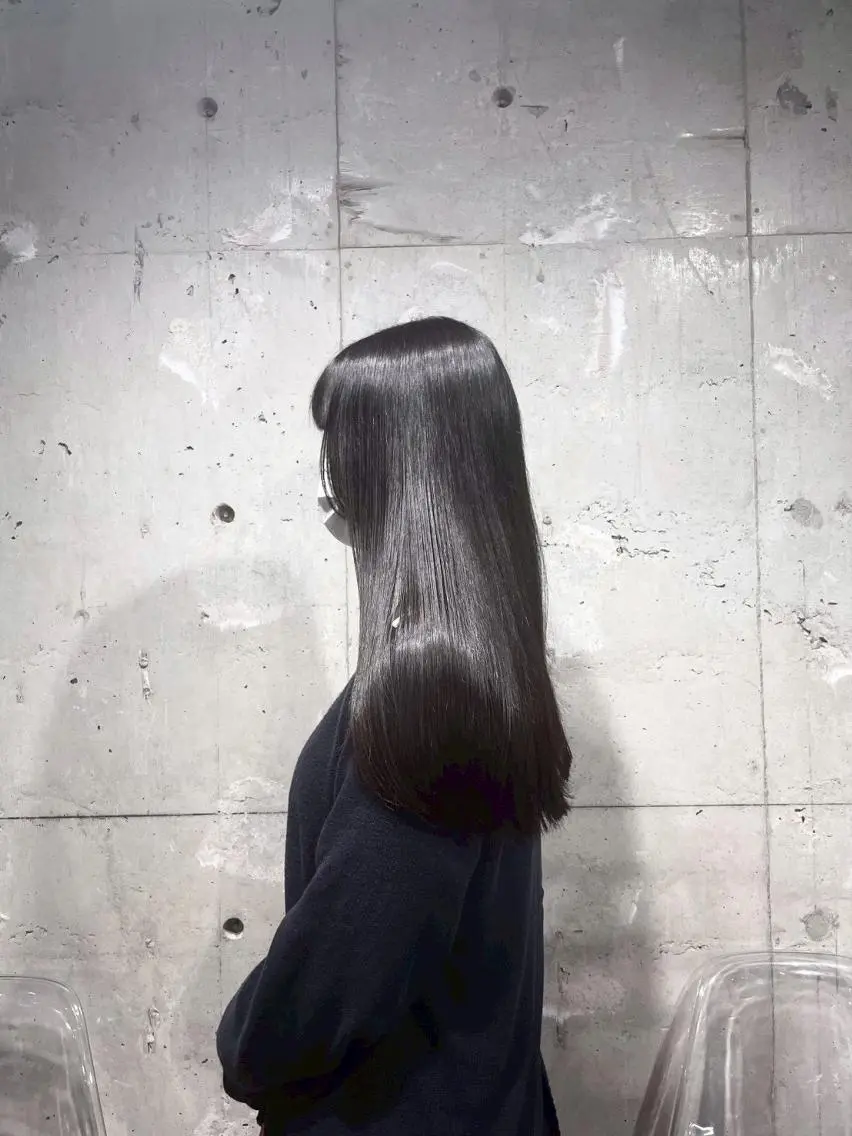 カラー ブリーチなし🪞 透明感暗髪🐈‍⬛のヘアスタイル