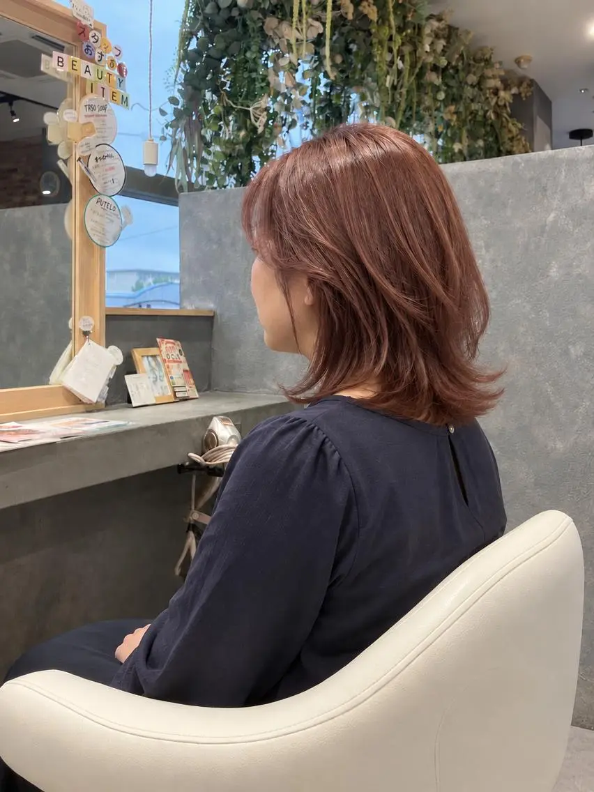 ミディアム カラー 川畑 理花のヘアスタイル