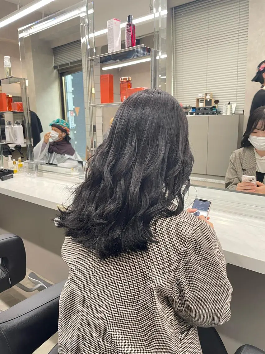 ミディアム カラー パーマ ヘアアレンジ メンズ キッズ ネイル マツエク・マツパ アイブロウ 🦋縮毛/韓国レイヤ ー/透明感カラー🦋のヘアスタイル