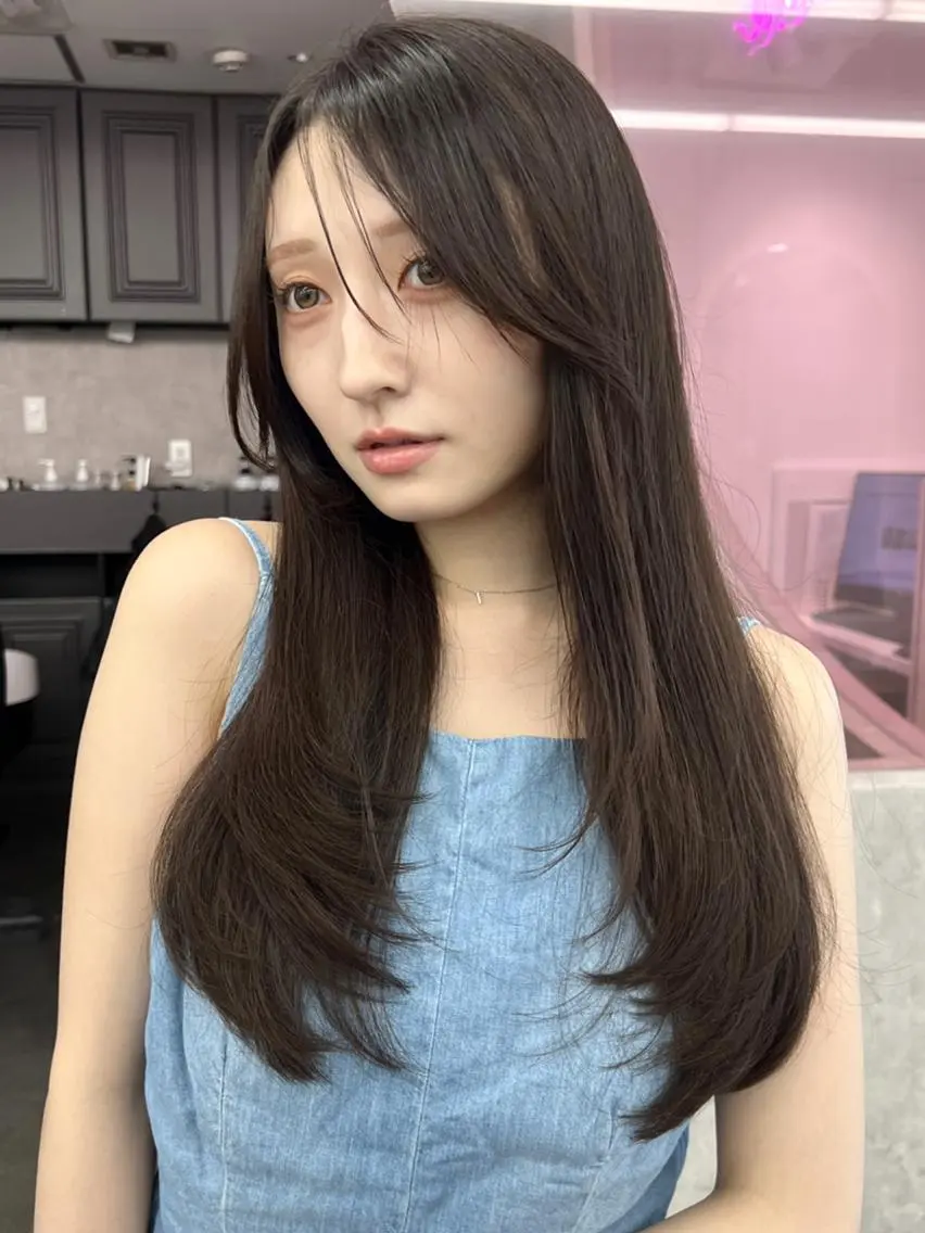 ロング カット ヘアカラー トリートメント Lond oneのヘアスタイル