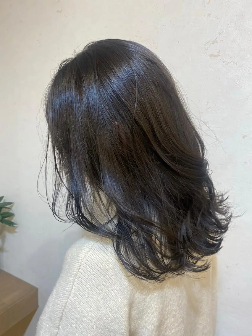 セミロング カット トリートメント スタイリスト 林 風香のヘアスタイル