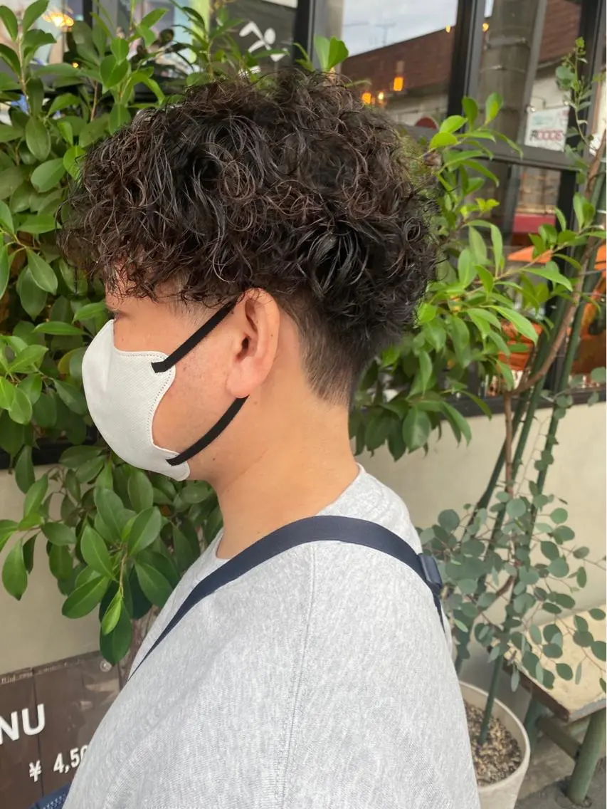 ショート パーマ メンズ ツーブロック 【扉gate】野崎 英幸のヘアスタイル
