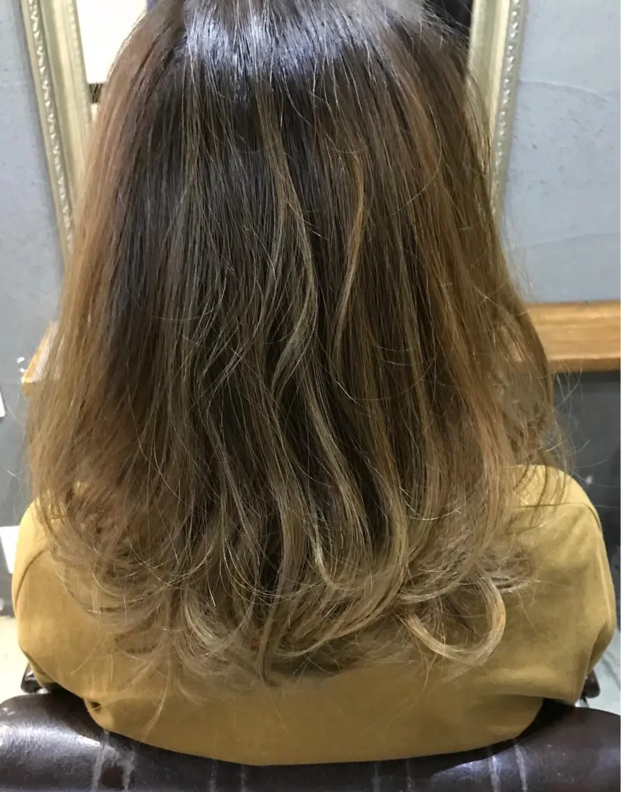 ミディアム カラー 小林 拓也のヘアスタイル