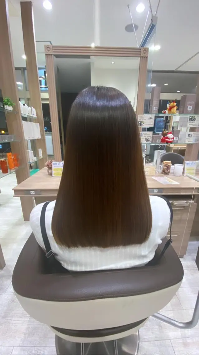 セミロング カラー アッシュ オリーブアッシュ 髪質改善 髪質改善 西村優作のヘアスタイル