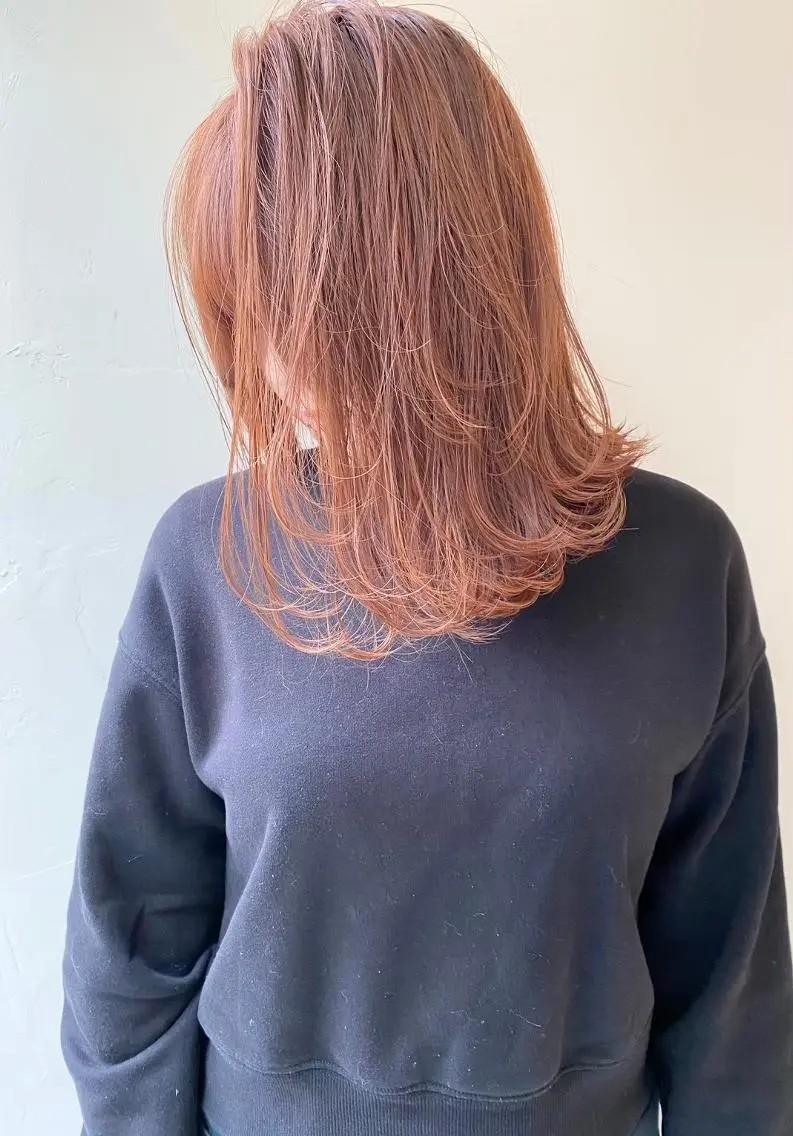 ミディアム カラー 顔周りカット AIRI🦋ブリーチ /レイヤー🦋のヘアスタイル