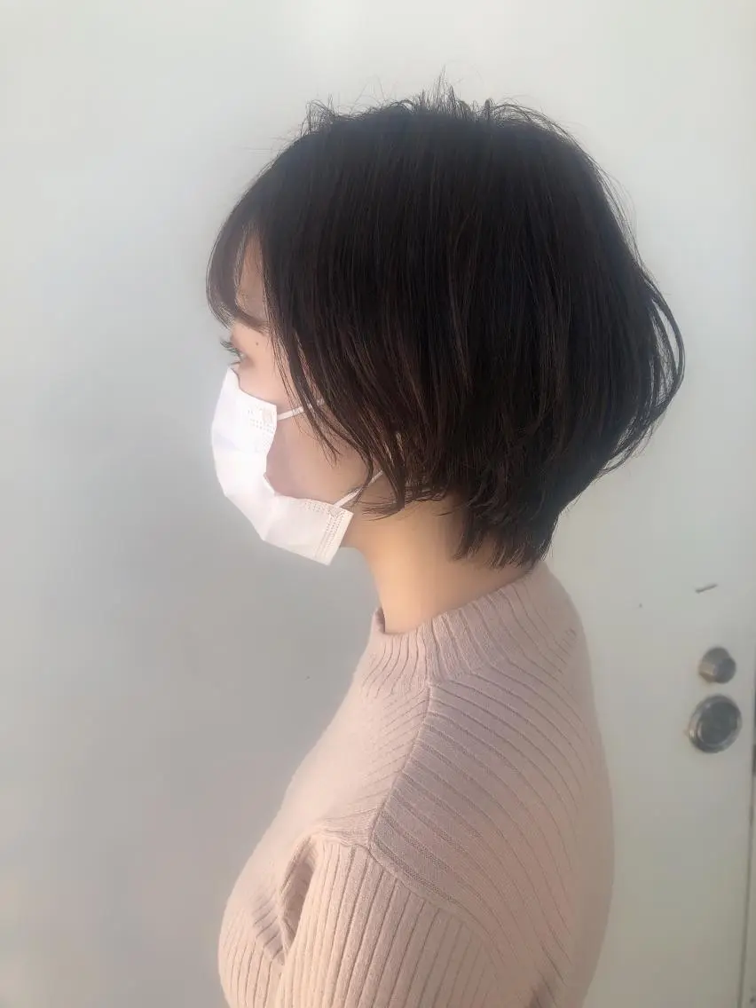 ショート カラー トリートメント 韓国🇰🇷レイヤー 映える顔周り🩷のヘアスタイル