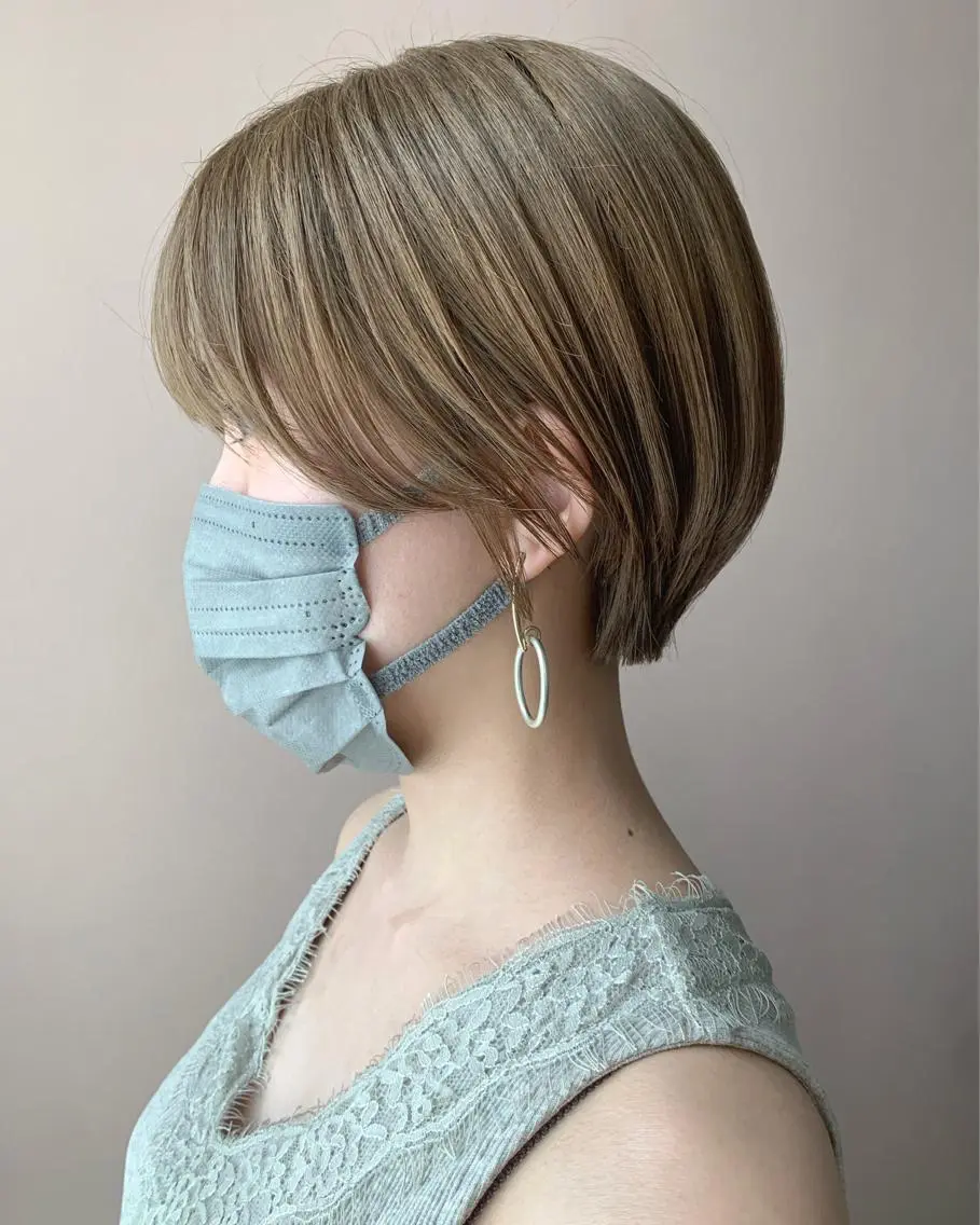 ショート カラー ベージュカラー ブリーチ ミルクティーベージュ ボブ カット ヘアカラー トリートメント hubhair レイヤー/透明感のヘアスタイル