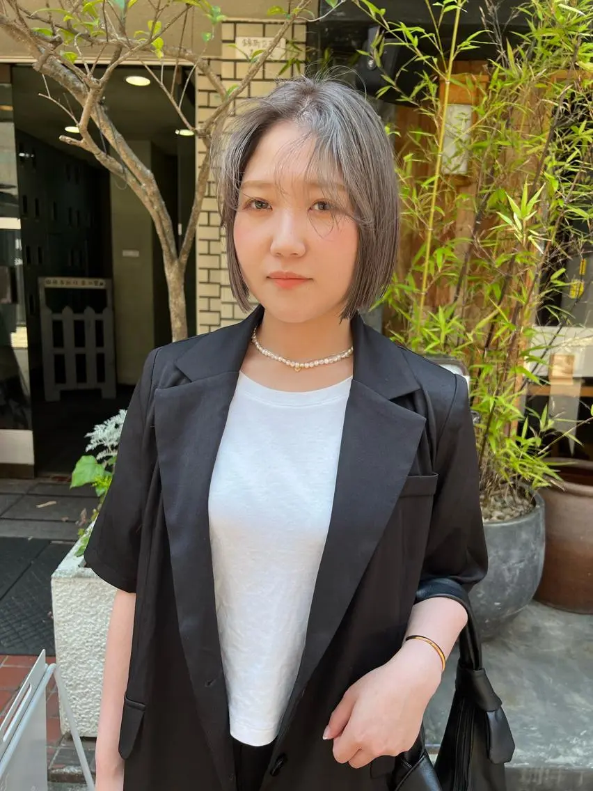 ミディアム カラー カット ヘアカラー 顔周りレイヤーカット ブリーチminamiのヘアスタイル