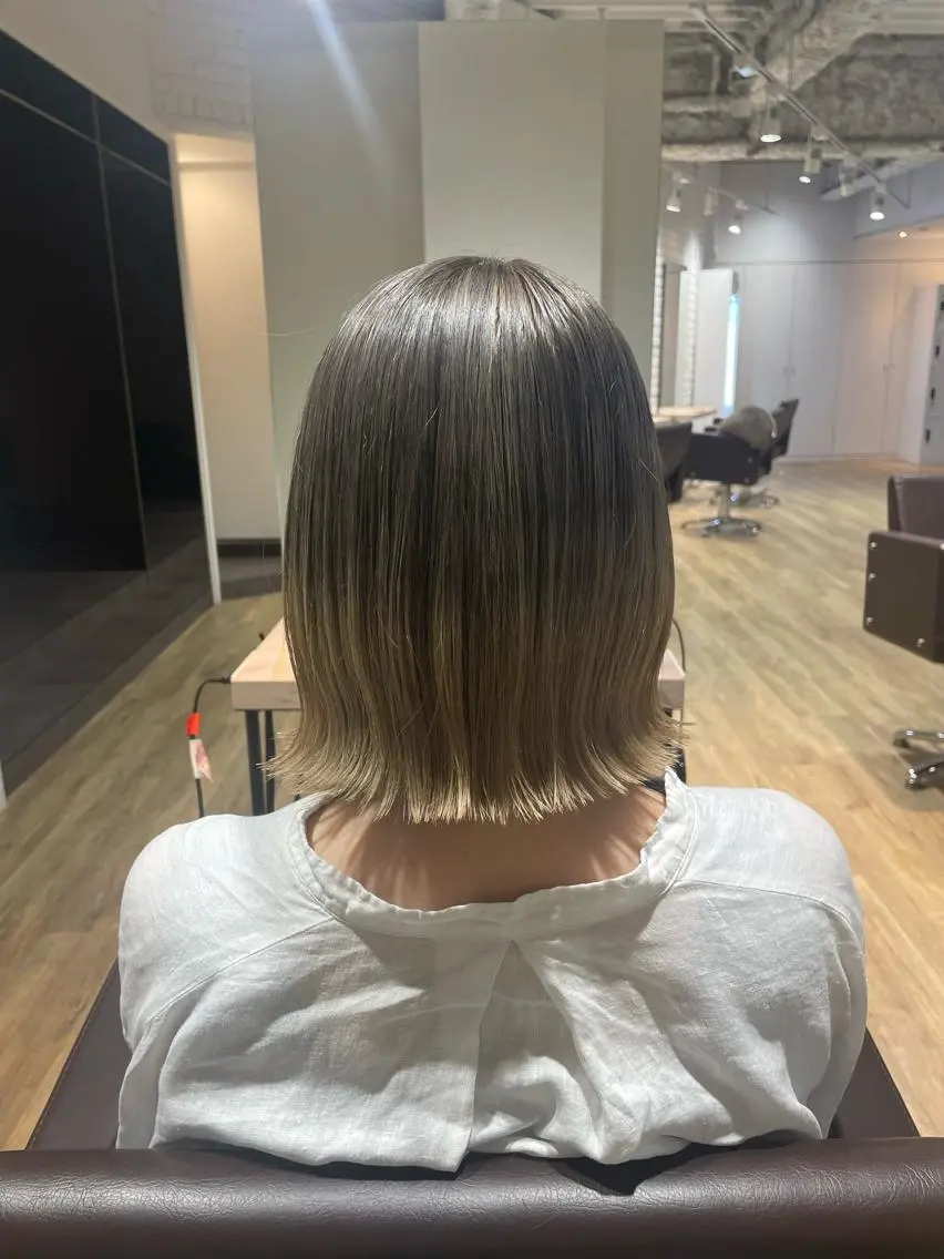 ミディアム 前田 菜奈子のヘアスタイル