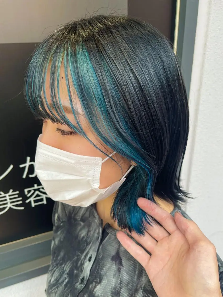 ミディアム カラー パーマ ヘアアレンジ メンズ アイブロウ メンズ韓国風 ミストバング ブルーカラー 眉カラー 韓国風ヘア 提案型カウンセリング が大好評✨鈴木瑛也のヘアスタイル