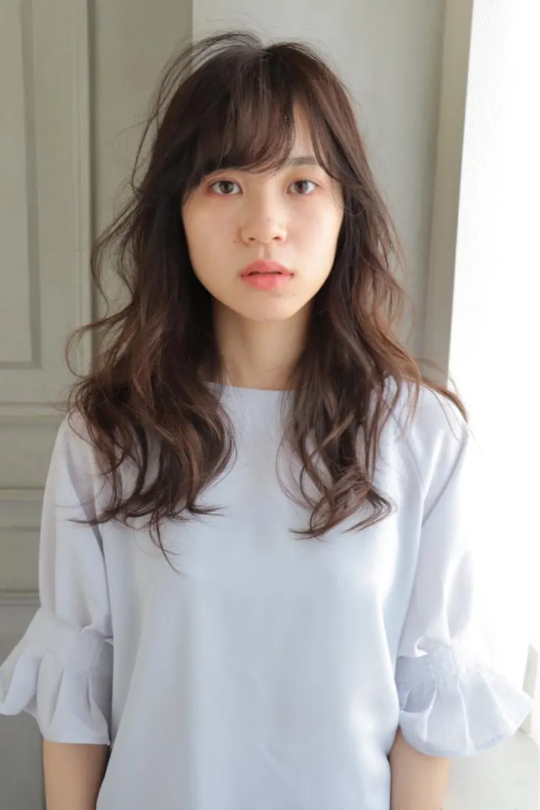 セミロング カラー 髪質改善&ブリーチ 伊勢 祐一郎のヘアスタイル