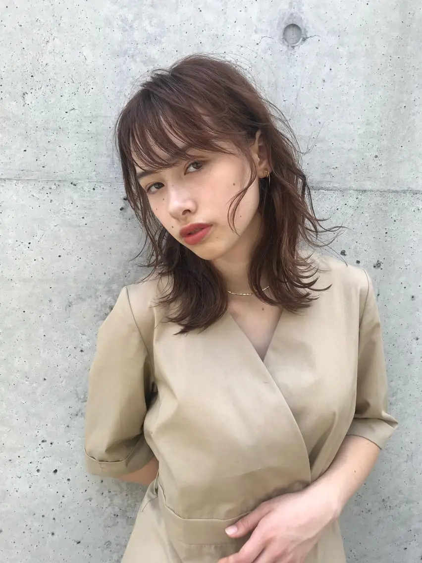 ミディアム カラー パーマ ヘアアレンジ ミディアムパーマ レイヤーカット 似合わせカット ウルフカット ウルフレイヤー カット トリートメント 松田 亮葉のヘアスタイル