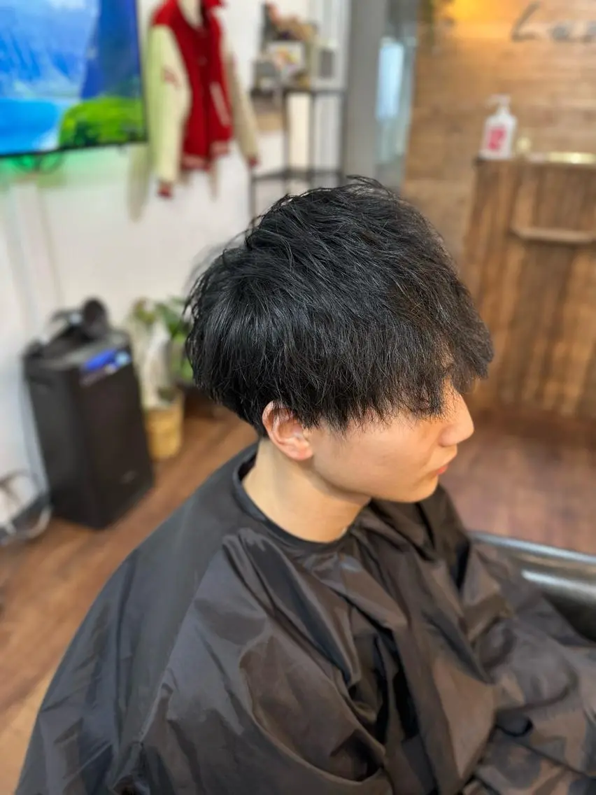 ミディアム カラー メンズ マッシュ カット ヘアカラー Luzir⭐︎ GEN⭐︎のヘアスタイル