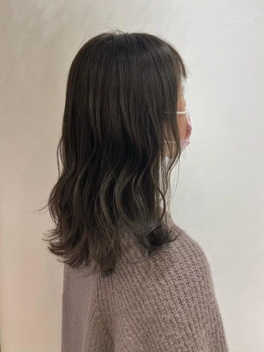 ミディアム カラー カット ヘアカラー トリートメント 🐺ウルフ/レイヤー 似合わせ‎🤍沙羅のヘアスタイル