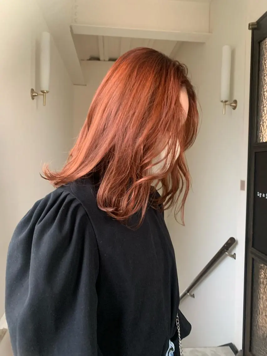 セミロング カラー ブリーチ カット ヘアカラー トリートメント 本間 結衣のヘアスタイル