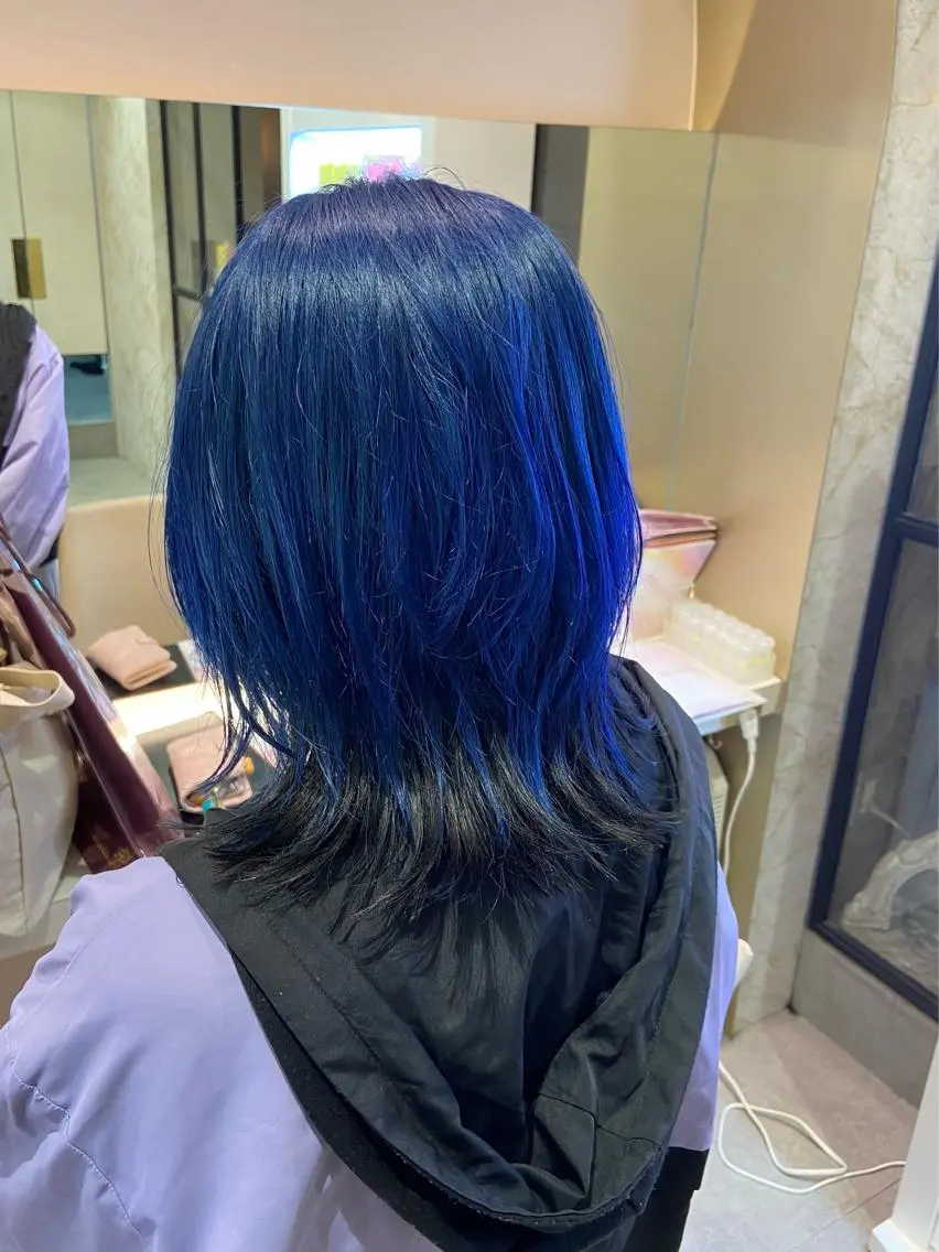 ミディアム ウルフカット kyosuke 透明感カラーのヘアスタイル