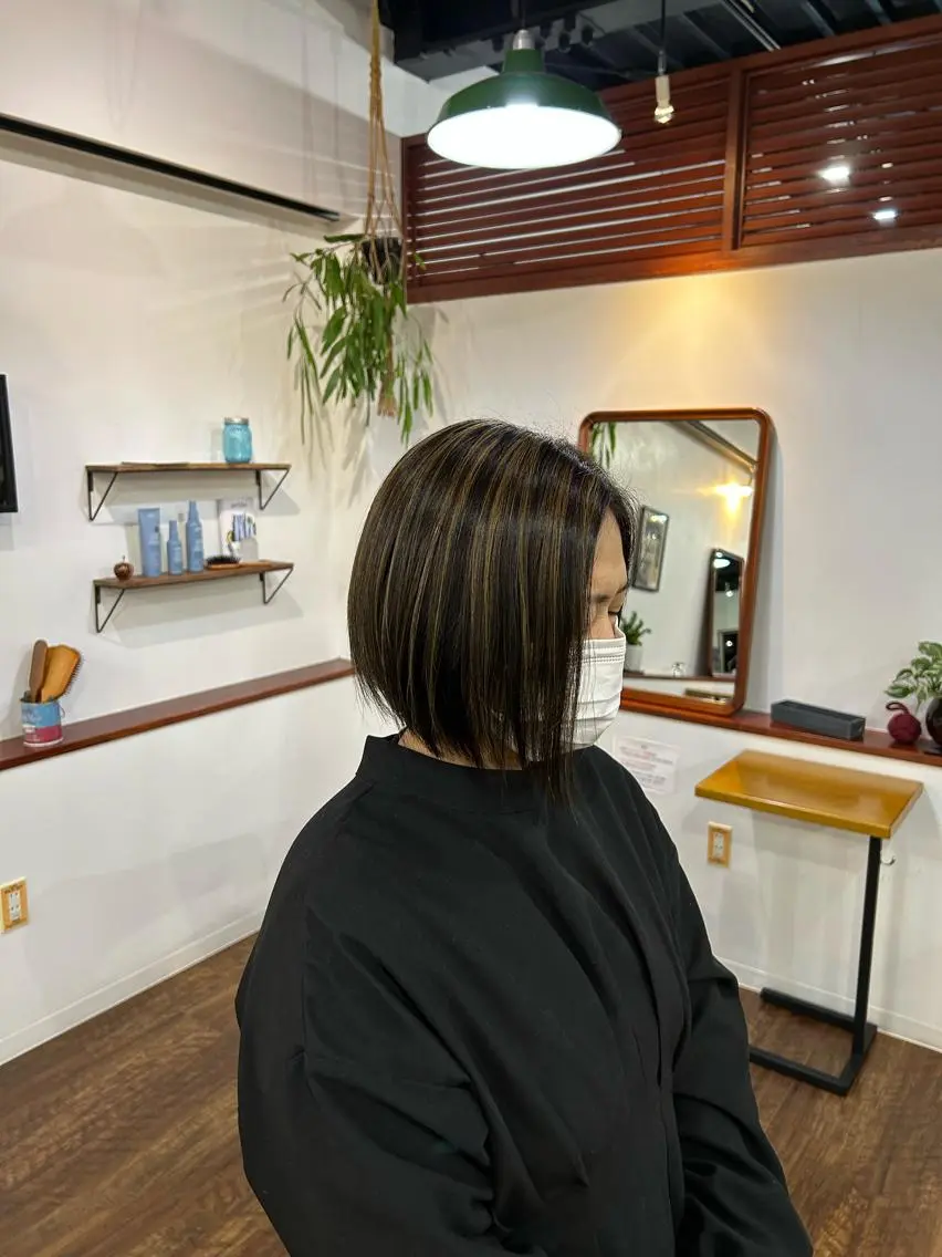 カラー 橋本 愛唯のヘアスタイル