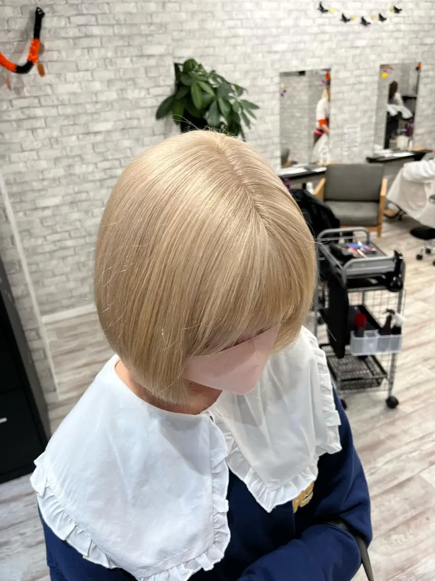 セミロング カラー ガーリーヘア 🎀 Rika 🫧のヘアスタイル
