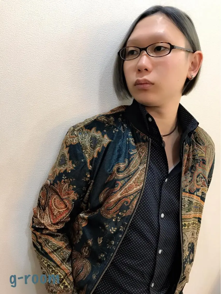ショート カラー メンズ メンズブリーチ ブリーチ グラデーションカラー シルバー 大山 雅矢のヘアスタイル