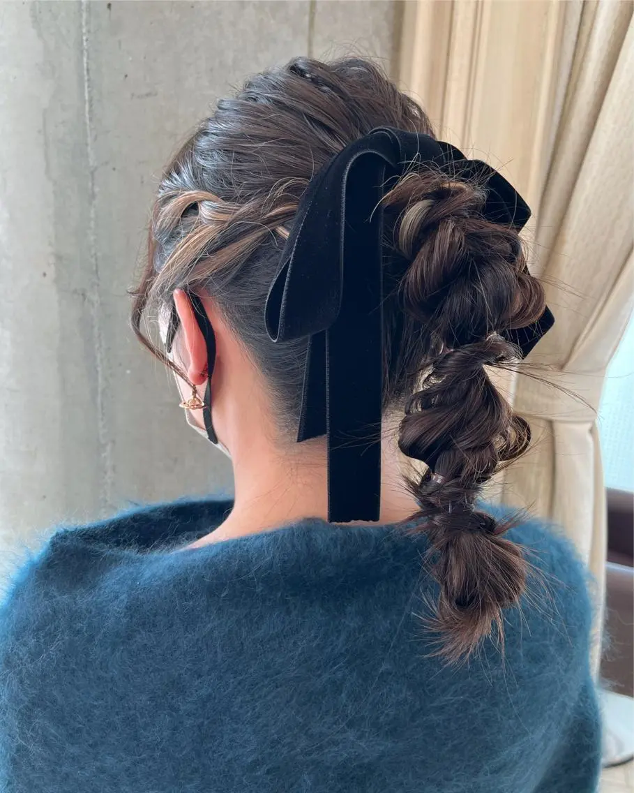 セミロング ヘアアレンジ ポニーテール ヘアセット サソウ ユリエ🥥のヘアスタイル