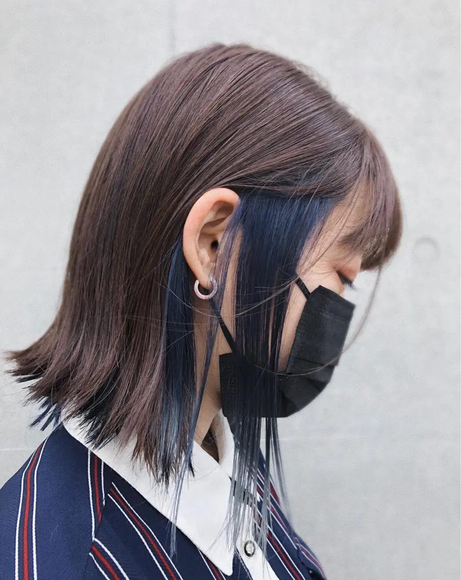 セミロング カラー ブリーチ ブルーカラー 透明感カラー イヤリングカラー グレージュ ヘアカラー くまがい みゆ【edge.】のヘアスタイル