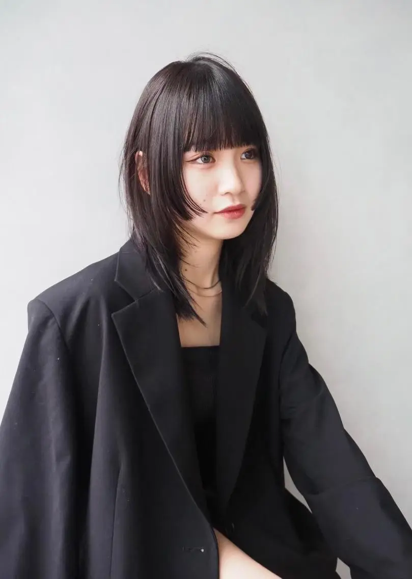 ミディアム カラー ミディアムパーマ アッシュ バレイヤージュ ベージュカラー ブリーチ カット トリートメント CEINE loqのヘアスタイル