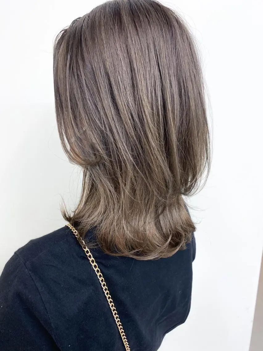 ミディアム カラー アッシュ ブリーチ シルバー シルバーアッシュ カット ヘアカラー トリートメント 丹羽 隼人/髪質改善 /韓国ヘア🇰🇷のヘアスタイル