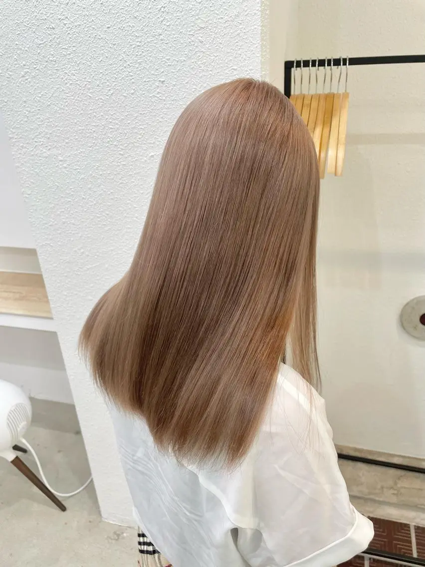 セミロング カラー ブリーチ ブラウンカラー カット ヘアカラー トリートメント ✅ケアブリーチ✅ トヨオカ ノブヒデのヘアスタイル
