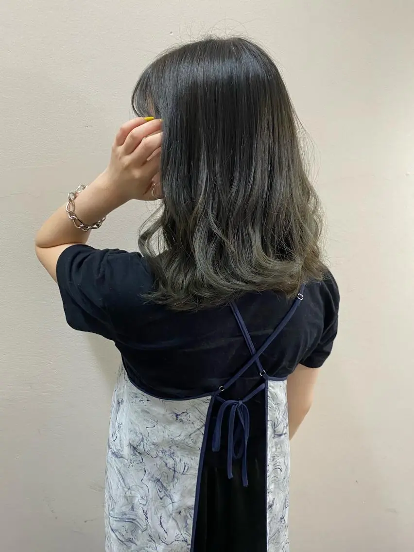 ショート カラー グレージュ オリーブグレージュ オリーブグレー 清村 和音のヘアスタイル