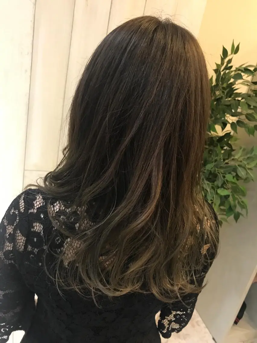 セミロング カラー ヘアカラー トリートメント shi hoのヘアスタイル