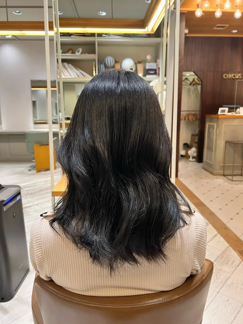 ミディアム カラー 似合わせカット /宮本セナのヘアスタイル