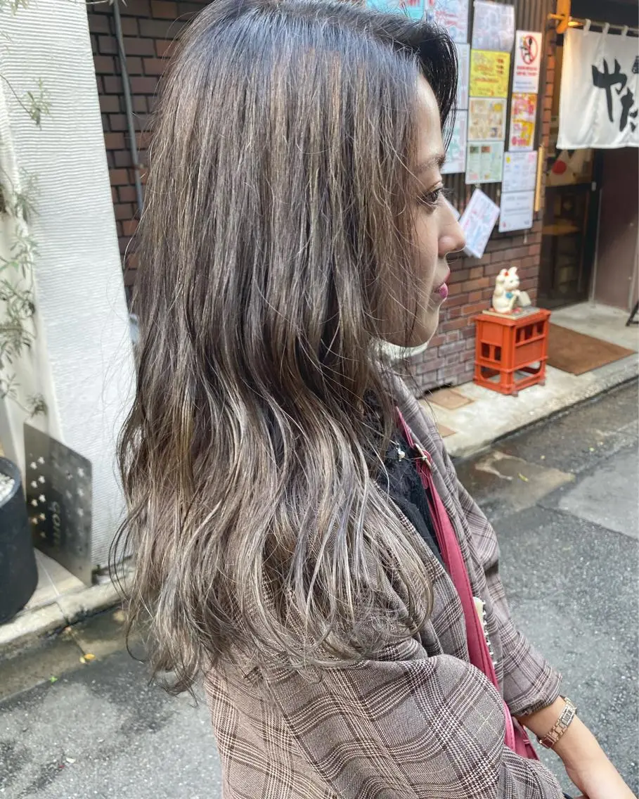 ロング カラー レイヤーカット 西村あきやのヘアスタイル