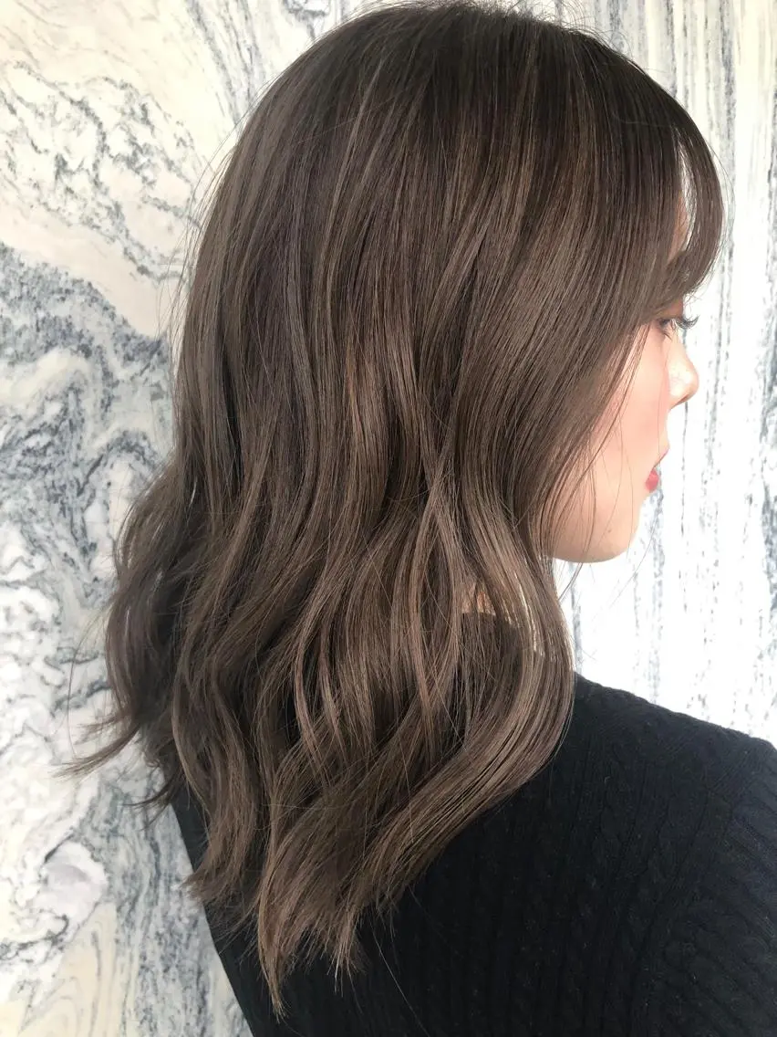 ロング カラー 藤井 さと実のヘアスタイル