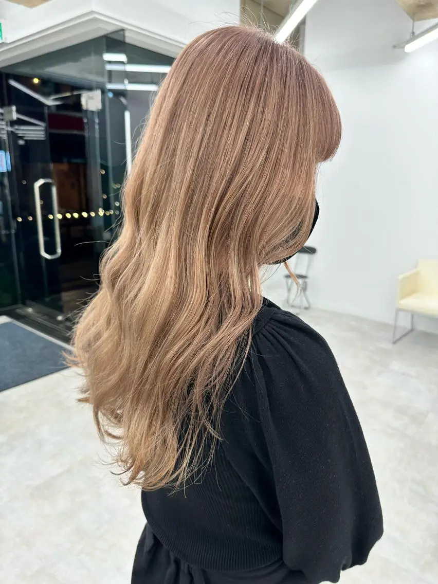 ロング カラー ベージュカラー ブリーチ ケアブリーチ ミルクティーベージュ ブリーチ指名No.1 Daikiのヘアスタイル