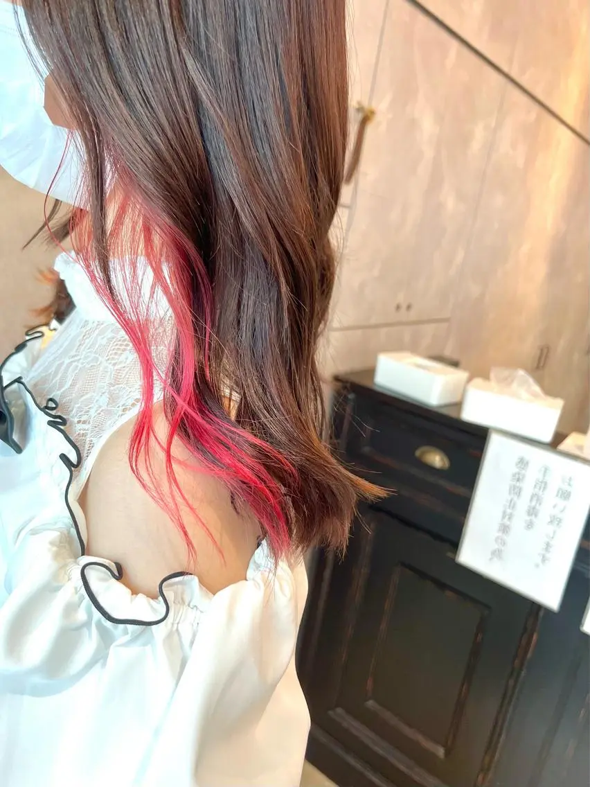 ミディアム カラー ヘアアレンジ ネイル ヘアカラー トリートメント ヘッドスパ ヘアセット 🌈インナーカラー ‘ショウマ’🌈のヘアスタイル