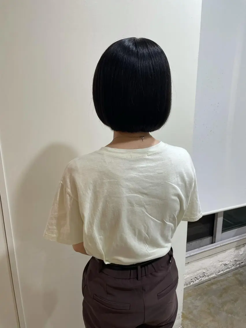 ミディアム カラー カット ヘアカラー トリートメント MIOベージュカラー 柔らかいカラーのヘアスタイル