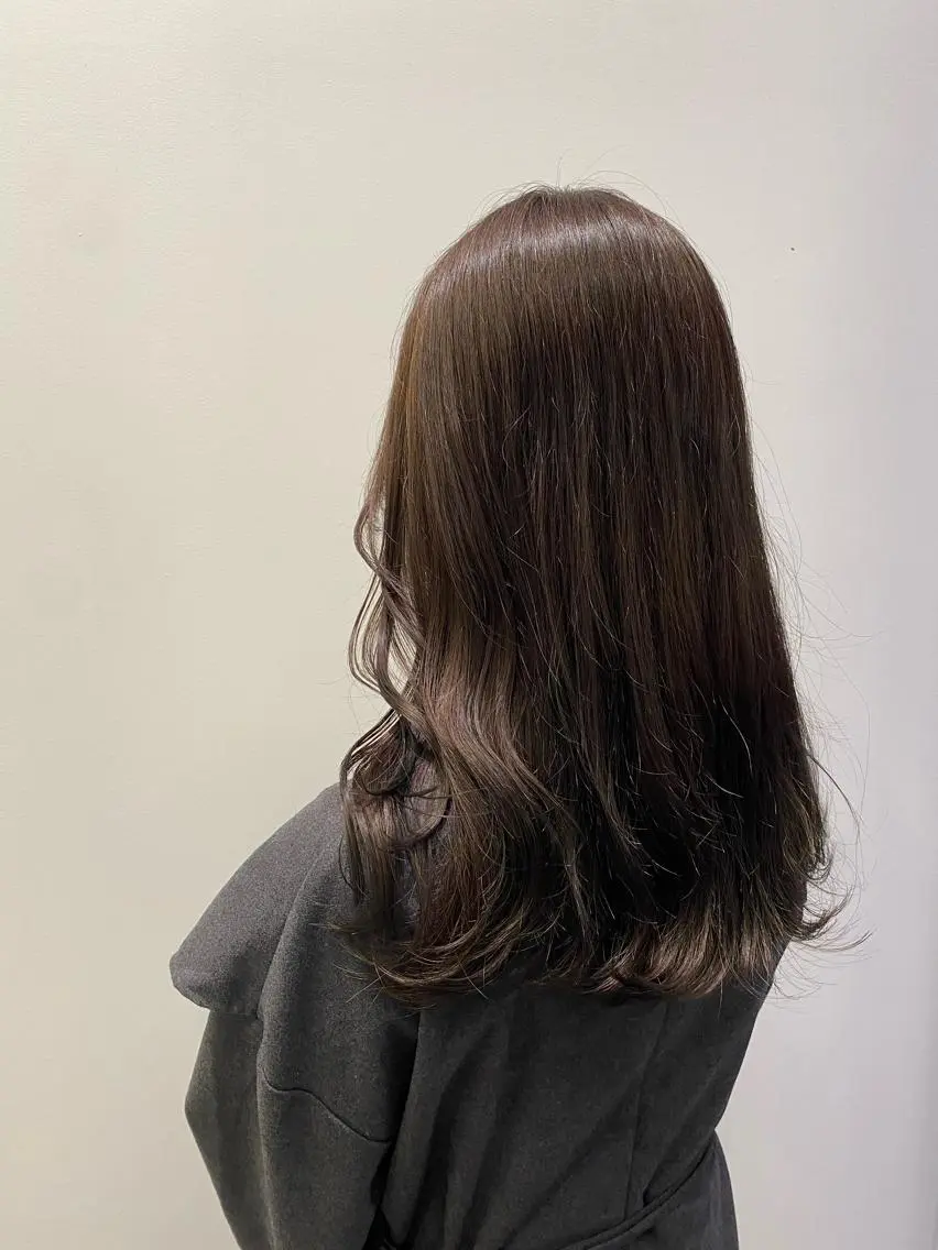 セミロング カラー グレージュ オリーブグレージュ オリーブグレー カット ヘアカラー トリートメント ✨透明感カラー✨ 🦖佐々木未来🦕のヘアスタイル