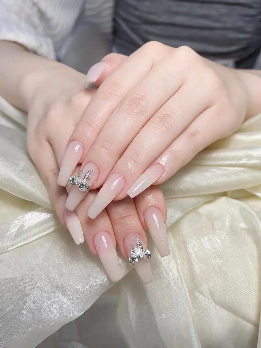ネイル アートネイル フレンチネイル キラキラネイル 韓国ネイル ロングネイル ハンドネイル フットネイル Rina Mika Nailsのネイルデザイン