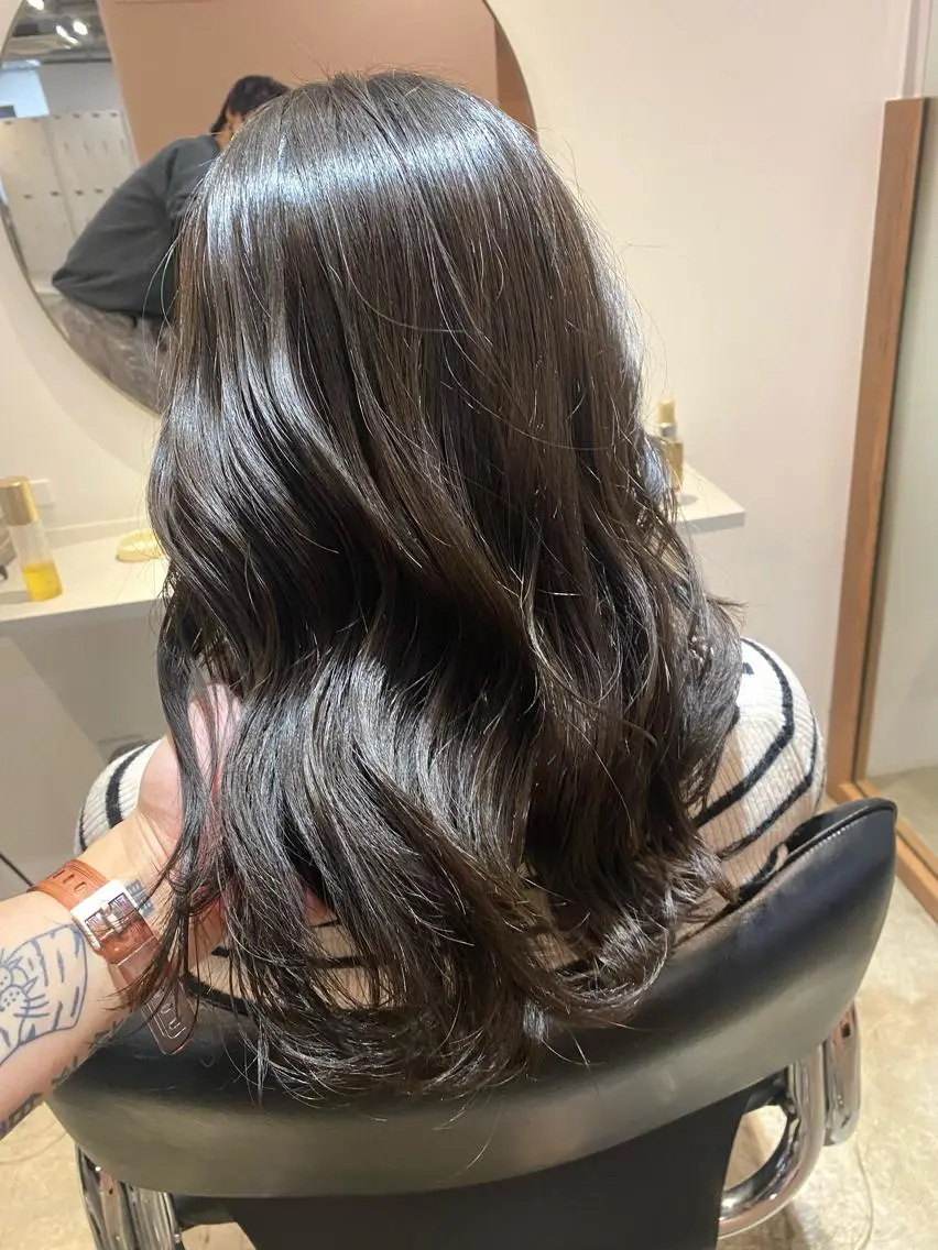 セミロング カラー ベージュカラー 透明感カラー オリーブベージュ ♡レイヤーカット れお♡のヘアスタイル