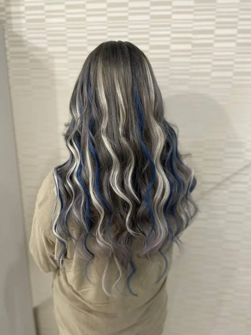 ロング KOSEI シールエクステのヘアスタイル