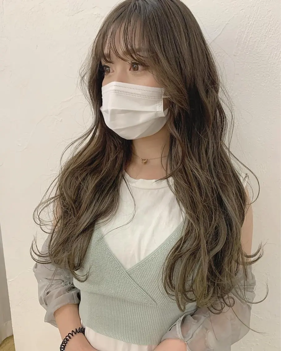 ロング カラー ネイル ハイトーンボブ 前田 表参道　グレージュのヘアスタイル